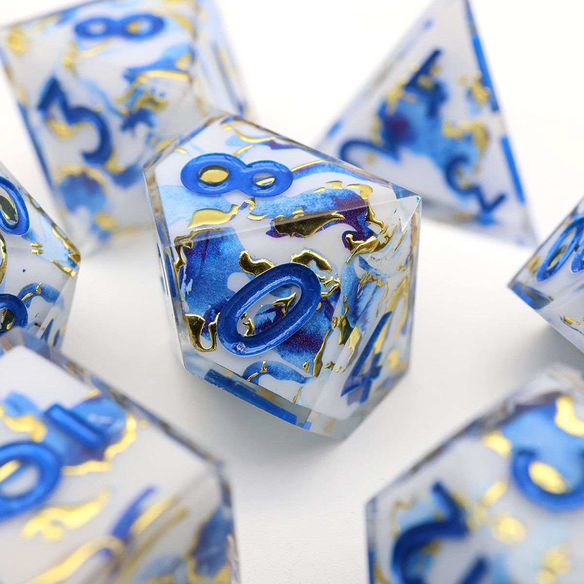 نرد RPG مصنوع يدويًا بحافة حاد - مراجعة Board Game Land وسعره