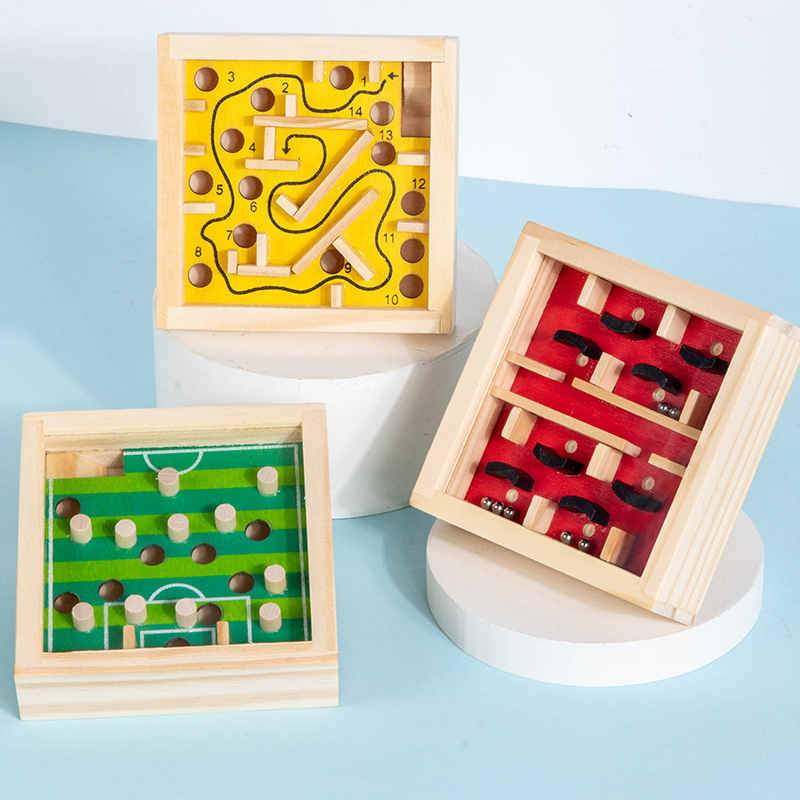 لوحة متاهة الكرة الدوارة للتوا - مراجعة Board Game Qwirkle وسعره